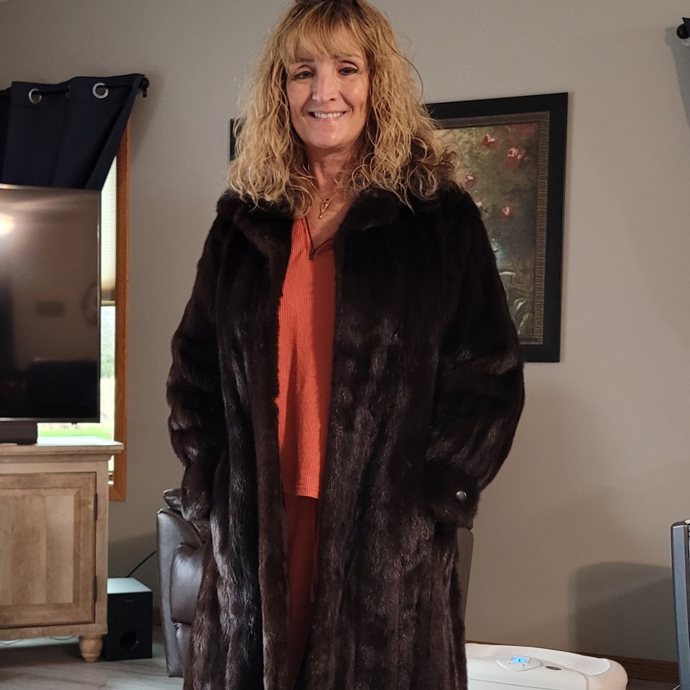 3/4 LENGTH MINK COAT